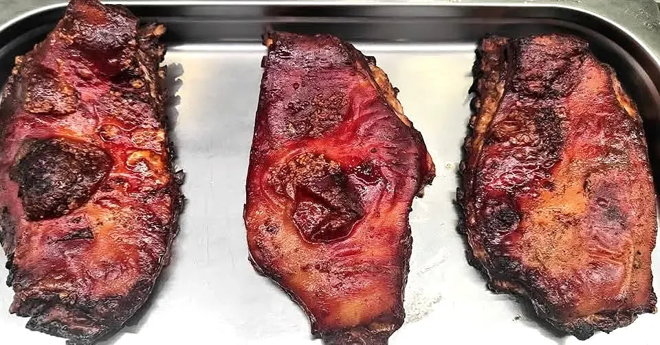 Poitrine de porc grillée sortie de la churrasqueira